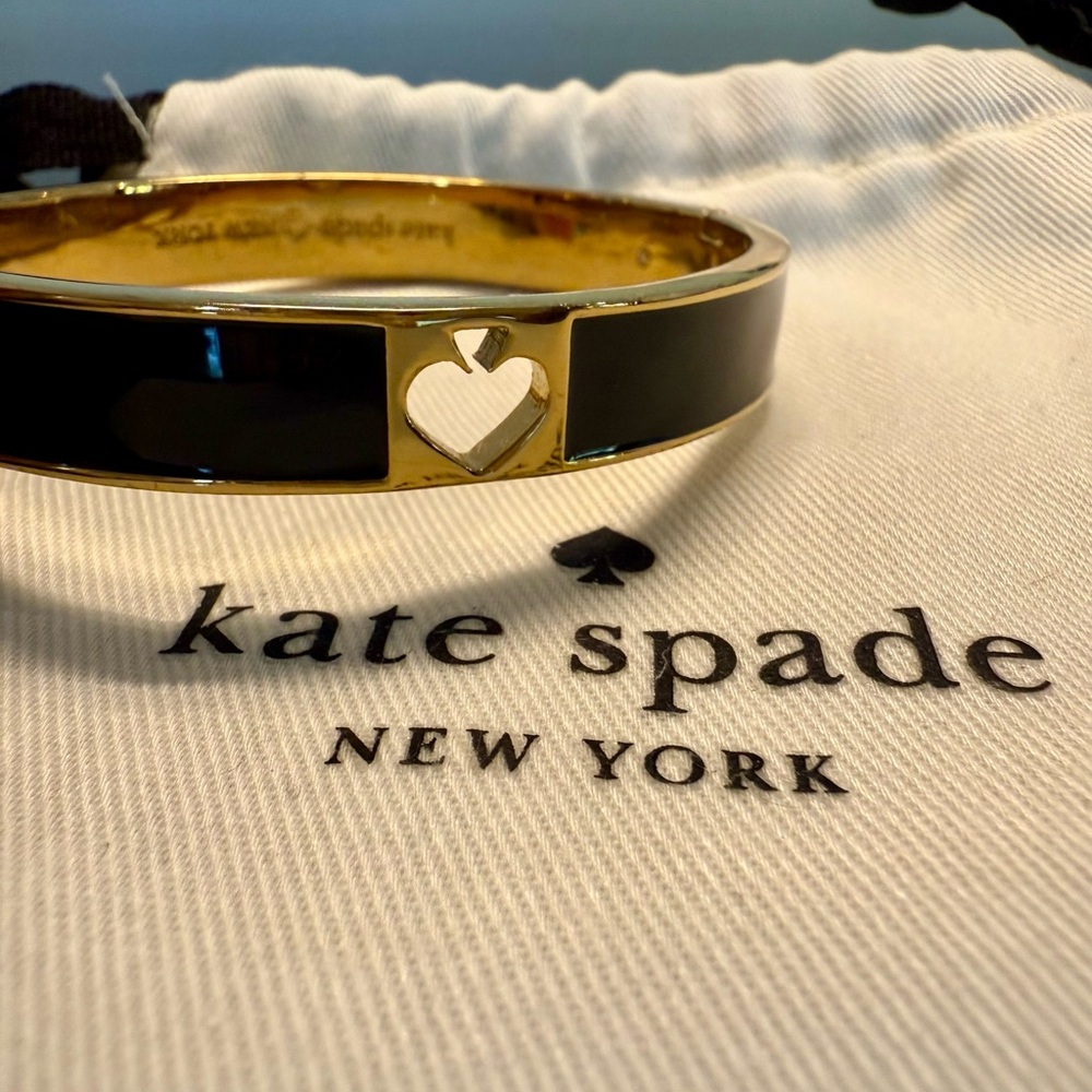 KATE SPADE Hole Punch Spade Enamel Hinged Bangle Bracelet - Gold/Black - Picture 11 of 15